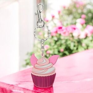 Loungefly Disney Winnie the Pooh 3D Piglet Cupcake Keychain NWT